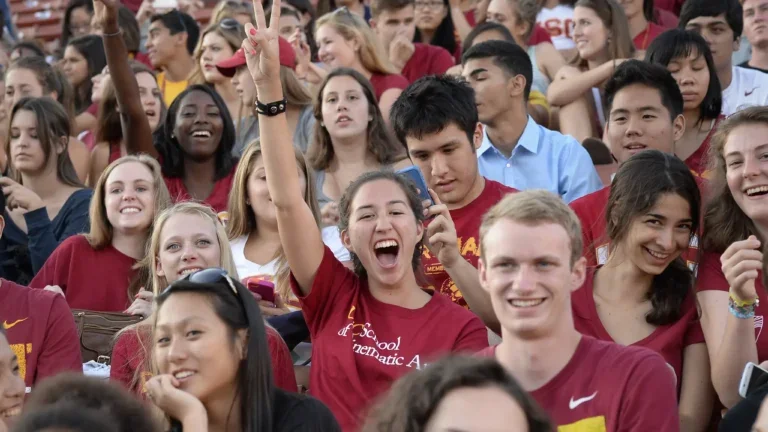 USC students gather at a Welcome Event.