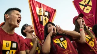 USC students cheering